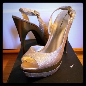 Pells Moda Gleam Pump in Gold